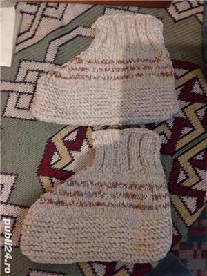 Ciorapi groși din lână croșetați manual