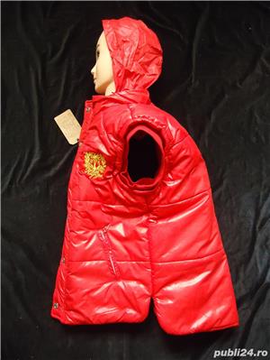 Vesta rosie L barbati gluga retractabila in guler matlasata TH