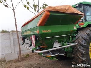 Distribuitor de îngrăsăminte Amazone Zam Novix, an 2008,  lățime de lucrureglabila 24 -36 m, 2.500 l - imagine 2