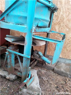 Dispozitiv împrăștiat îngrășământ - imagine 4