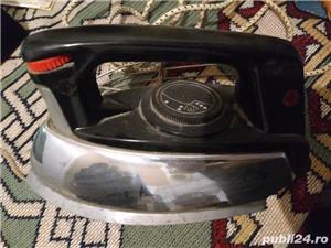 Fier de calcat cu abur 90g/min,2000W,talpa antiaderenta,anticalcar,jet abur până la 90g.