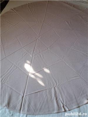 Fata de masa rotunda, 2 fete-broderie bej auriu si argintiu- diametru 167 cm  - imagine 5