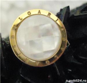 Cercei unisex rotunzi aurii patratele sidef aliaj antialergic surub cercelusi dama barbati + cutie  - imagine 6