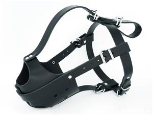 Botnita din piele naturala pentru femela Amstaff & Pittbull 