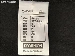 Vesta neagra originala unisex dama barbati polar 3 buzunare fermoare firma Decathlon embleme brodate - imagine 5