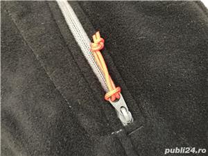 Vesta neagra originala unisex dama barbati polar 3 buzunare fermoare firma Decathlon embleme brodate - imagine 10