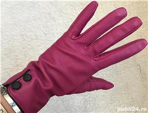 Manusi roz dama dama piele naturala 2 capse negre interior polar negru
