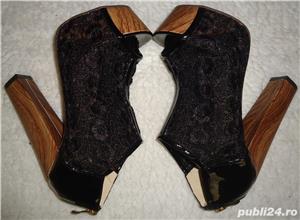Botine dama negre dantela tocuri lemn 14 cm fermoar spate platforme ascunse 5 cm vara club sigure - imagine 10
