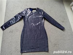 vand rochie paiete marimea M,nou nouta cu eticheta h&m.