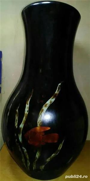 Vază flori made in China anii '70.