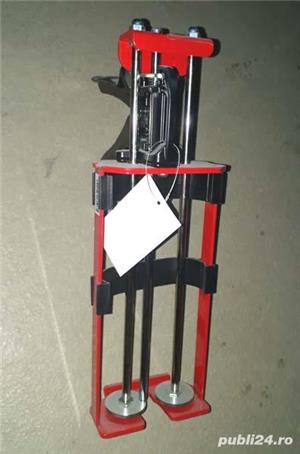 Pistol aplicator pentru adeziv poliuretanic bicomponent Soudabond 642 DUO , Soudal - imagine 2