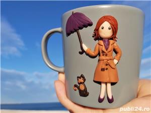 Cana handmade cadou cu papusa umbrela si pisica din fimo 