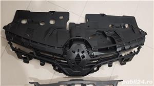 Grila superioară bara fata Renault Clio 2016