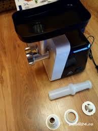 Masina de tocat carne Heinner 1300 W, accesoriu carnati, cutit inox - imagine 3