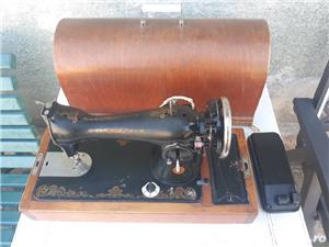 Vând masina de cusut electrica, cuase si piele