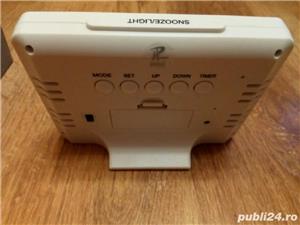   Ceas digital cu senzor de zgomot ,termometru, data, luna, zi, functie 12 24 h, NOU ! - imagine 2