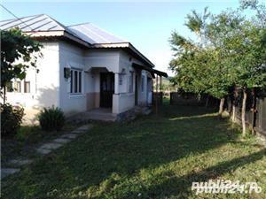 Casa de vanzare cu curte 2 case - imagine 2
