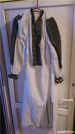 2 costume populare nationale - imagine 4
