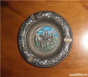 Scrumieră metalică pictată