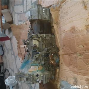 Cutie 6 trepte A4 , passat 2003-2006 1.9 tdi - imagine 3