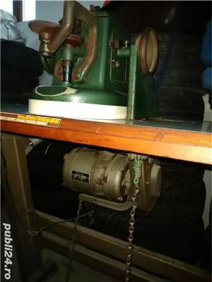 2 masini de cusut blana marca Strobel  - imagine 2