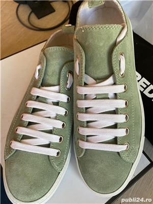 Dsquared2 laced up sneakers,suede spugna,produs original.