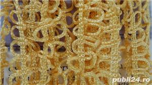 paspoal dantelat galben