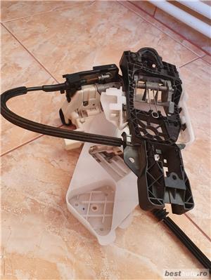 Yala usa dreapta spate vw passat