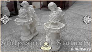 Statuetă fetița cu cățeluș, din beton, model F4.