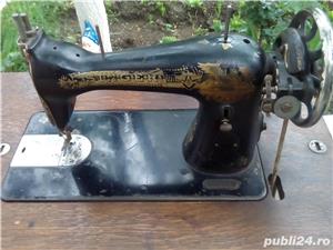 Vând mașina de cusut SINGER
