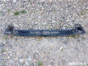 Armatură bară spate VW Passat 3C B6 cod 3C0807629