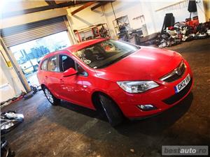 Dezmembrez Opel Astra J Caravan A17DTR 