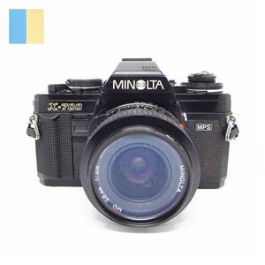Minolta X-700 cu obiectiv Minolta MD 28mm f/2.8