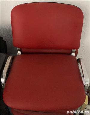 Scaun vizitator cu sezut si spatar imitatie piele