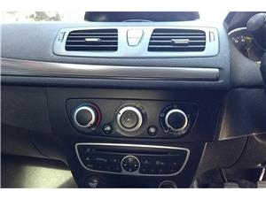 Dezmembrez Renault Megane 3 2010 Hatchback 1.6 16v - imagine 8