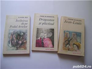 Colecţia „Romanul de dragoste”