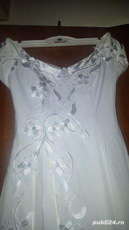 Rochie lunga noua ,cu broderie mas 40