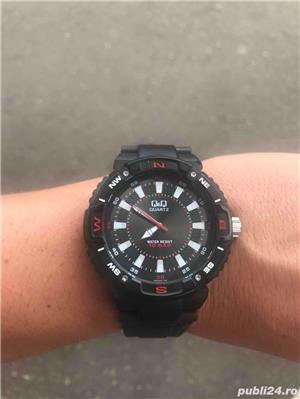 Ceas Q&Q