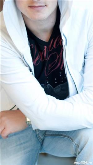 Tanar discret si serios.... - imagine 4