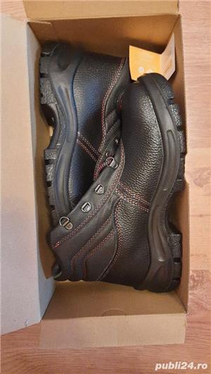 Bocanci de protectie cu bombeu metalic, marimea 40,41 NOU ! - imagine 4