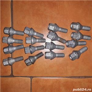 Vand set 16 prezoane originale pentru jante tabla Logan - imagine 3