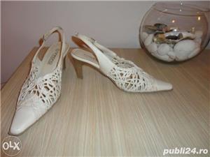 sandaleta alba eleganta 36,5