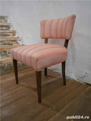 Scaun vechi din lemn tapitat reconditionat (Mobila/Fotoliu)