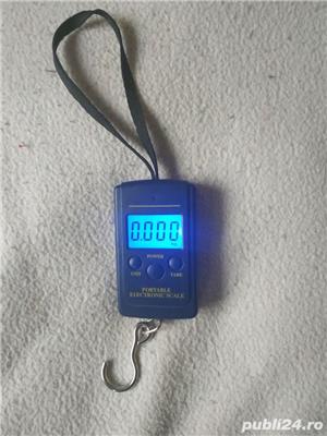 Cantar electronic portabil,maxim 50 kg cu scala de 5g intre 0-5kg si 10 g intre 10-50 kg,nou