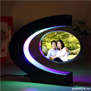  Rama foto plutitoare levitanta ce leviteaza in semiluna veioza cu LED +CADOU!  - imagine 2