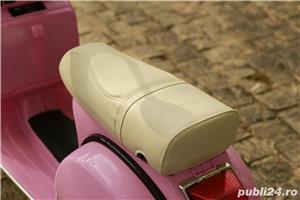 Scuter electric pentru copii Piaggio Vespa Roller 40W 12V PREMIUM - imagine 5