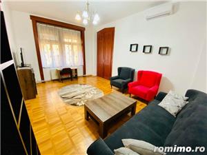 Spre inchiriere apartament cu 3 camere, zona Centru