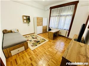 Spre inchiriere apartament cu 3 camere, zona Centru - imagine 14