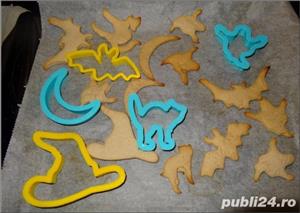 forme de taiat si modelat aluat , martipan - Halloween, Craciun, Pasti, 1iunie, etc  10forme=60lei - imagine 5
