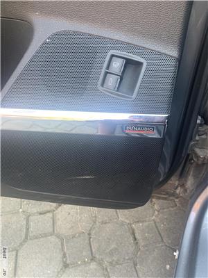 Dezmembrez Passat b6 - imagine 3